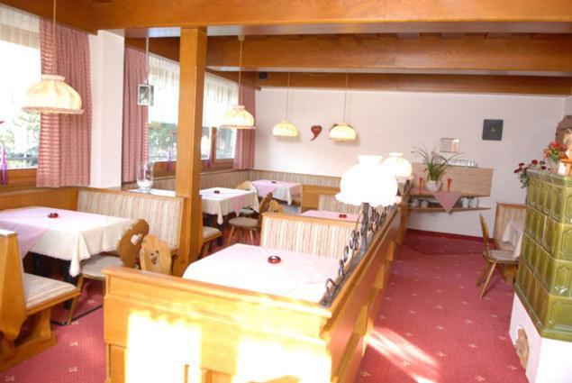Hotel-Pension Flora ซาลบาคฮินเทอร์เกลมม์ ภายนอก รูปภาพ