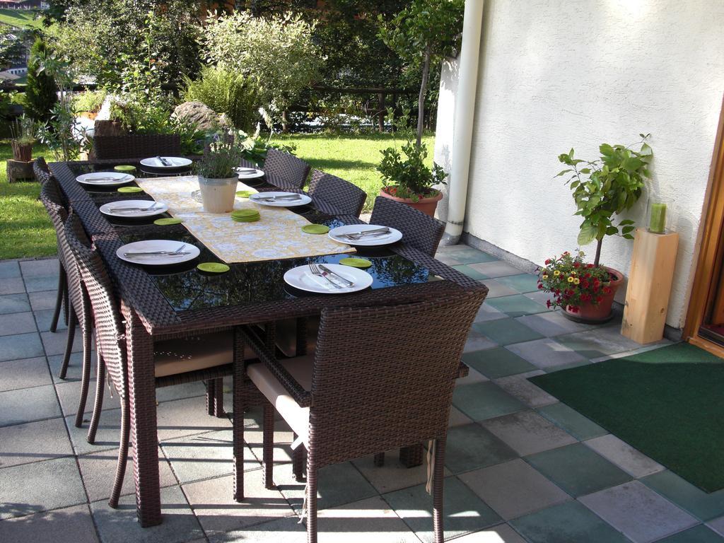 Hotel-Pension Flora ซาลบาคฮินเทอร์เกลมม์ ภายนอก รูปภาพ