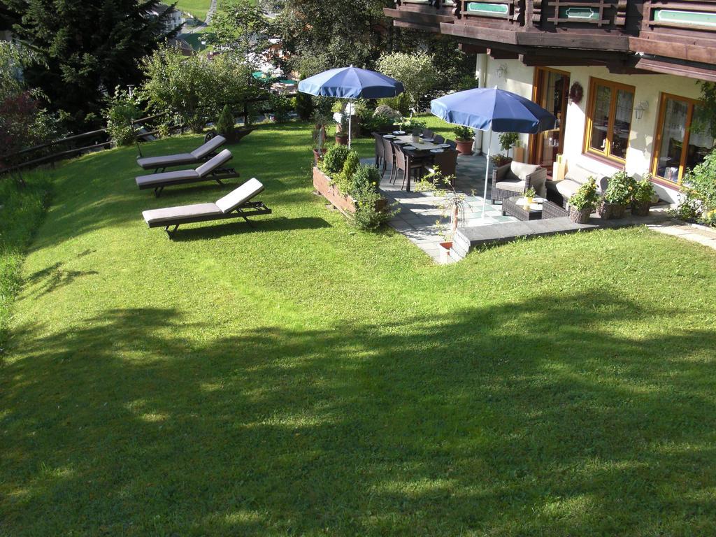 Hotel-Pension Flora ซาลบาคฮินเทอร์เกลมม์ ภายนอก รูปภาพ