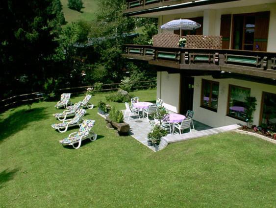 Hotel-Pension Flora ซาลบาคฮินเทอร์เกลมม์ ภายนอก รูปภาพ