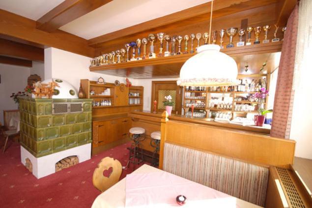 Hotel-Pension Flora ซาลบาคฮินเทอร์เกลมม์ ภายนอก รูปภาพ