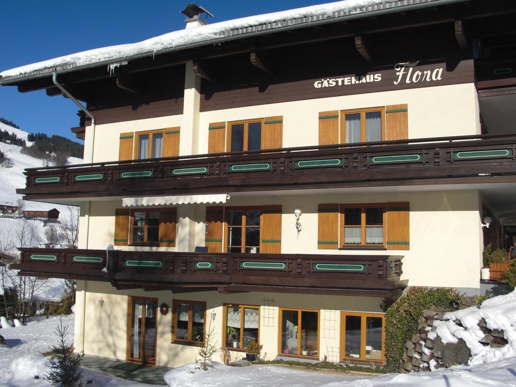 Hotel-Pension Flora ซาลบาคฮินเทอร์เกลมม์ ภายนอก รูปภาพ